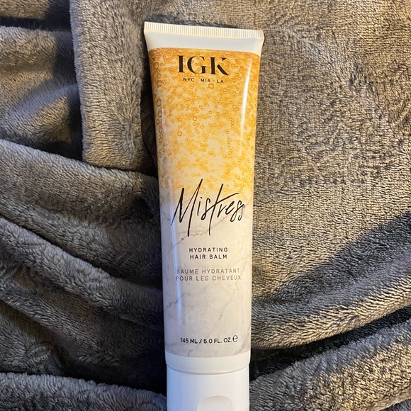 Makeup - Picture 2 of 16